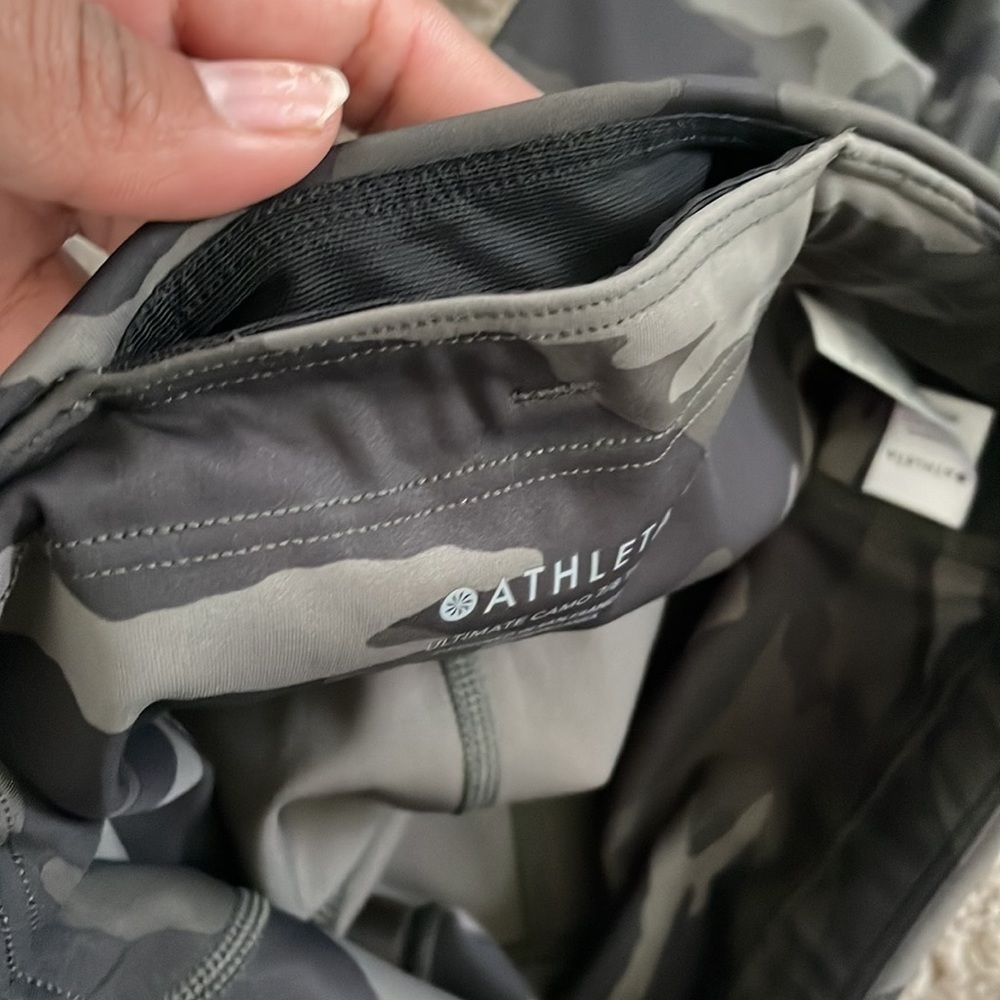 Athleta Ultimate Camo 7/8 Tight - Picture 7 of 8